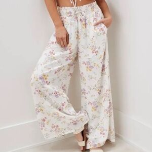 American Eagle Smocked Wide
Leg Pant